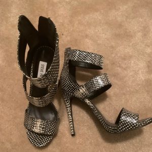 Steve Madden black and white print
